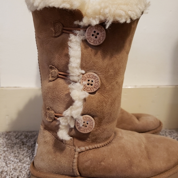 Authentic Ugg designer tall Triple Bailey Button boots sz 3 in good condition - Picture 6 of 14
